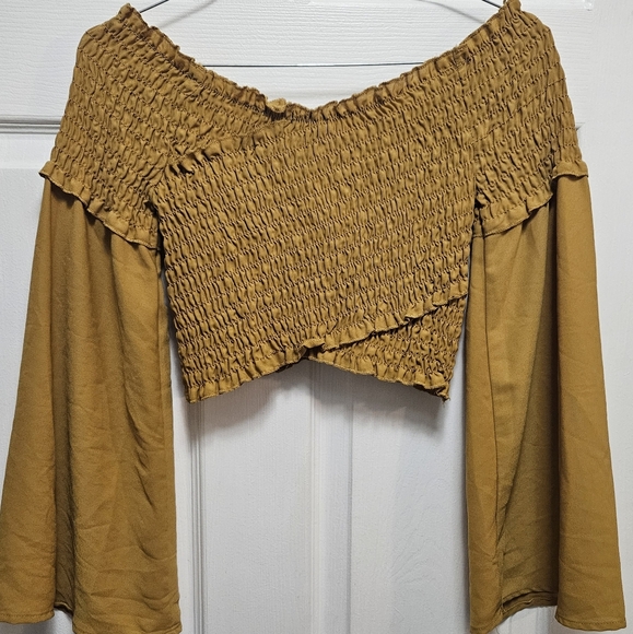 U2B crossover detail cropped blouse - Picture 5 of 5